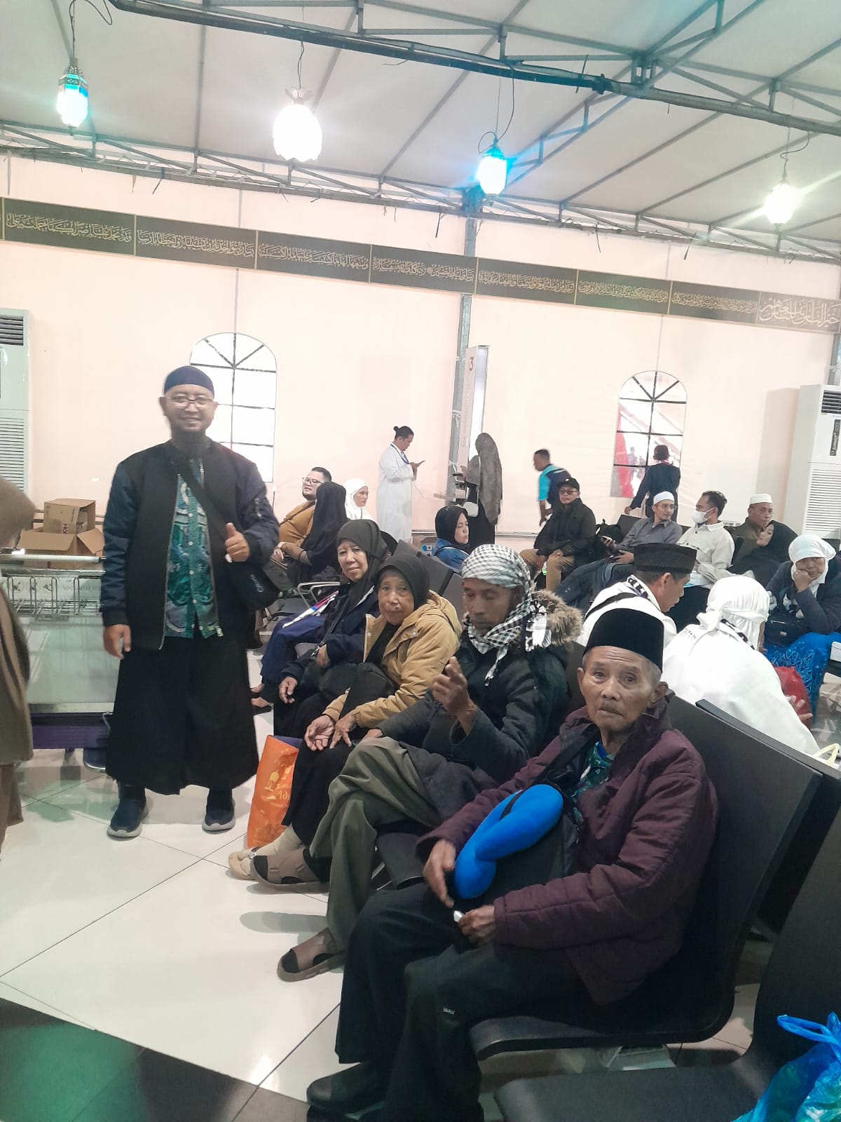 🕌 Jamaah Umroh Alqomar Akhir November Beri Pujian, Apresiasi Pelayanan Profesional dan Komprehensif - 3